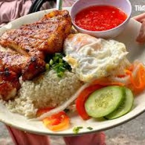 Cần 1 nam phục vụ quán cơm tấm ở quận 1