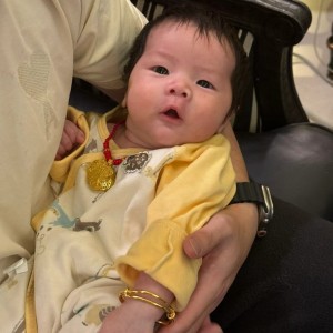 Hai vợ chồng đều làm văn phòng nên cần người phụ chăm bé - Quận 11