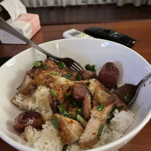 Cần chị giúp việc nhà lương 9triệu( bao ăn ở)