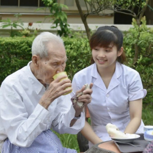 EM ĐANG CẦN GẤP CÔ CHĂM SÓC ÔNG LÀM ĂN Ở LẠI QUẬN BÌNH THẠNH  LƯƠNG 14TR