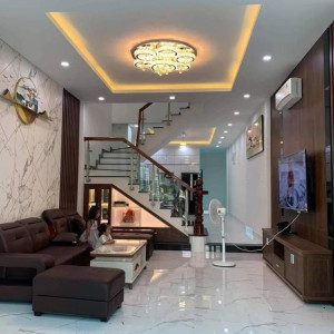 Nhà ở phạm vấn tân phú , cần chị giúp việc nhà (bao ăn ở ).