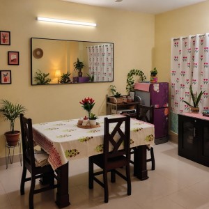 Nhà ở Phú Nhuận đang cần cô giúp việc ( nhà 1 lầu , 3 người )