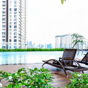 Tìm chị bảo mẫu ( bao ăn ở lại ).Lương 10 triệu