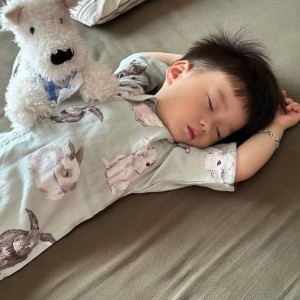 Cần chị chăm bé 20 tháng biết tiếng trung , nhà ở Gò Vấp,Lương 12 triệu ( bao ăn ở )