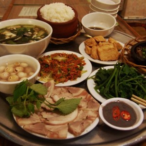 Cần giúp việc đi vể quận 12, ưu tiên nấu khẩu vị miền Bắc - lương 9tr