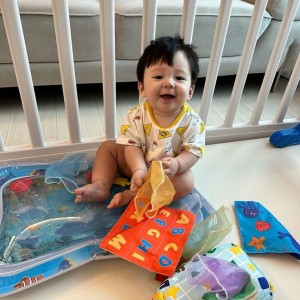 Bé rất ngoan, dễ ngủ, chỉ cần một người chu đáo để chăm bé 2 tháng- Quận 4