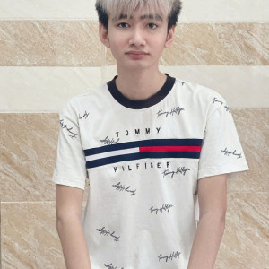 Em Kiệt 18 tuổi nhận việc đi làm ngay để phụ giúp gia đình lo cho em út