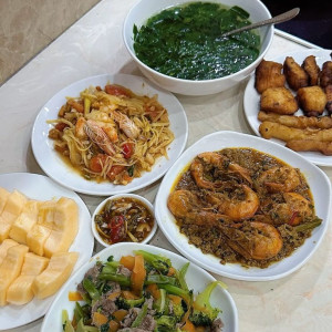 Tìm người phụ giúp việc nhà Quận 10 , Lương 12 triệu ( bao ăn ở )