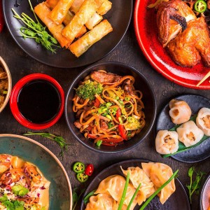 Cần gấp người chuyên nấu ăn - có bằng cấp ở Bình Dương Lương 13tr ( bao ăn ở )
