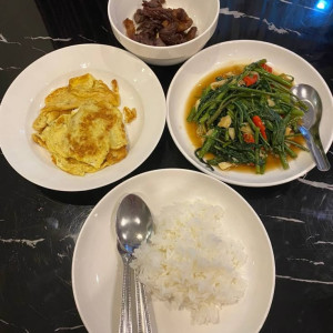 EM Ở PHỐ ĐI BỘ BÙI VIỆN CẦN CHỊ CHĂM BÀ 89 TUỔI LƯƠNG 9 TRIỆU