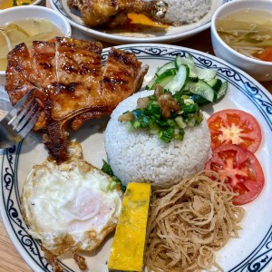 🍚 Tuyển người phụ quán cơm, ở quận Bình Tân