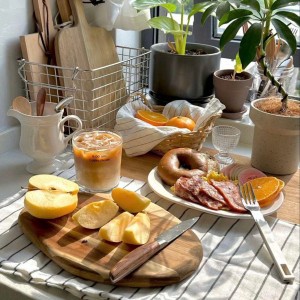 Cần cô GVN đi về quận 2 TG: 7h30 - 17h ( nghỉ chủ nhật )  Lương 11tr