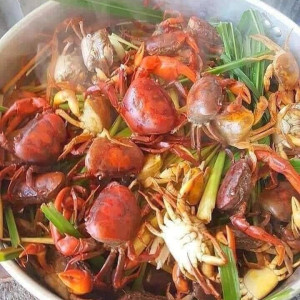 Quán Lẩu cua đồng Cần gấp 4 bạn nữ , ở Quận 7