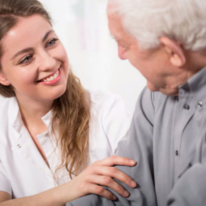 NHÀ Ở QUẬN 6 CẦN CHỊ VỀ CHĂM ÔNG ĐI LẠI YẾU LƯƠNG 11TR BAO ĂN Ở