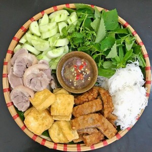 Quán bún đậu mắm tôm đường Phan Xích Long Phú Nhuận cần gấp nữ phụ bưng bê lau bàn dọn dẹp chén đĩa
