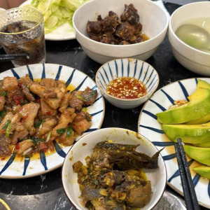 Em cần chị giúp việc nhà q.1 Lương 13 triệu ( bao ăn ở )