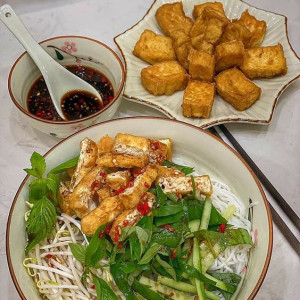 Nhà ở gần Công viên bờ sông Panorama quận 7, cần chị giúp việc nhà (bao ăn ở ).