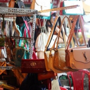 Tuyển cô chăm bé ngoan tại Gò Vấp, gần chợ Hạnh Thông Tây.  – Lương13 triệu ( bao ăn ở )