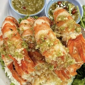 Nhà 1 trệt 2 lầu ở Tân Bình cần cô ở lại làm việc nhà