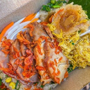 Quán đang cần người gấp liên hệ em qua Thanh Linh 0965948294 (có zalo) để nhận việc.