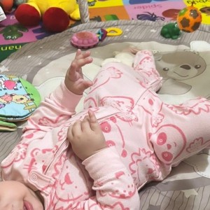 Tìm cô chăm bé 5 tháng ở quận Bình Thạnh – Lương 13 triệu ( bao ăn ở )