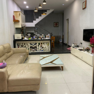 Nhà em 4 người lớn ở gần Ga Bình Triệu- Thủ Đức cần tìm chị giúp việc Lương 9tr bao ăn ở