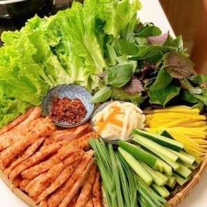 Tuyển cô chăm bà tại nhà ở quận 12 , Lương 12 triệu bao ăn ở.