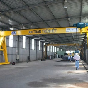 Cần chị phụ trông coi  xưởng cẩu trục , ở  quận Bình Tân