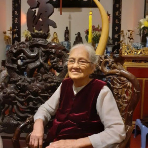 Bà ở Dĩ An- Bình Dương đang cần tìm chị về chăm Lương 9tr bao ăn ở