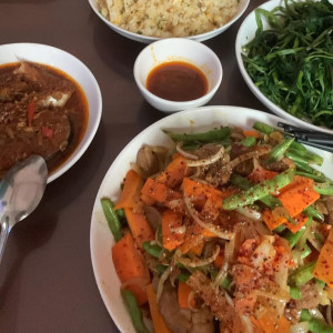 Cần chị ở gần  Emart quận gò vấp , không yêu cầu kinh nghiệm, lương 11 triệu.