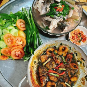 Nhà ở quận tân bình, cần chị chăm bà , bà đã 80 tuổi.