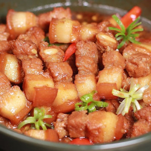 Cần  chị giúp việc nhà lương 9triệu( bao ăn ở) + phụ cấp, thưởng lễ tết đầy đủ