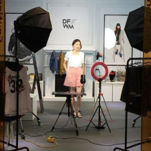 Cần gấp 1 bạn nữ từ 16- 25 tuổi phụ bán hàng 0nline