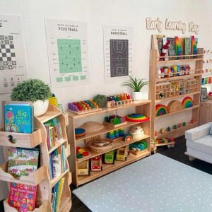 𝐍𝐡𝐚̀ 𝐞𝐦 𝐜𝐨́ 𝟑 𝐧𝐠𝐮̛𝐨̛̀𝐢 ,𝟐 𝐧𝐠𝐮̛𝐨̛̀𝐢 𝐥𝐨̛́𝐧 đ𝐢 𝐥𝐚̀𝐦 𝐭𝐮̛̀ 𝐬𝐚́𝐧𝐠 đ𝐞̂́𝐧 𝐭𝐨̂́𝐢 ,𝐜𝐨̀𝐧 𝟏 𝐛𝐞́ 𝐠𝐚́𝐢 𝟏𝟐𝐭𝐮𝐨̂̉𝐢 đ𝐢 𝐡𝐨̣𝐜 , 𝐞𝐦 đ𝐢 𝐥𝐚̀𝐦 𝐧𝐞̂𝐧 𝐤𝐡𝐨̂𝐧𝐠 𝐜𝐨́ 𝐭𝐡𝐨̛̀𝐢 𝐠𝐢𝐚𝐧 𝐝𝐨̣𝐧 𝐝𝐞̣𝐩