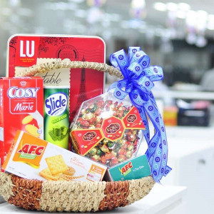 Cần gấp 2 bạn nữ phụ bán quà tết ở quận 5