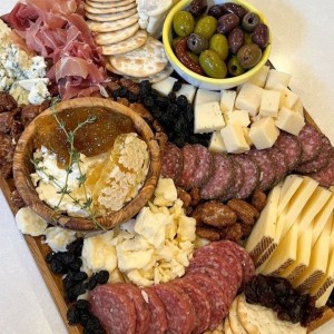 Nhà 1 trệt 2 lầu đường Nguyễn Kiệm quận Phú Nhuận cần cô giúp việc