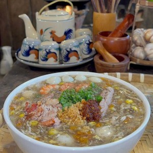 Cần cô chuyên chăm bé  3tuoi ở Bình Thạnh bao ăn ở