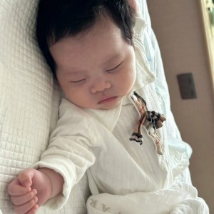 Nhà em ở Hàm Nghi, Quận 1.. cần cô trông bé 10 tháng.