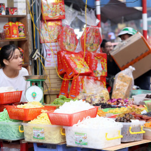 CỬA HÀNH BÁNH KẸO Ở QUẬN 5 CẦN TUYỂN NAM BÁN HÀNG TẾT LƯƠNG 9TR BAO ĂN Ở