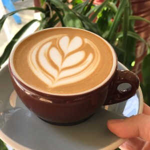 Cần độ tuổi 18 – 25tuoi, nhanh nhẹn, có kinh nghiệm làm quán