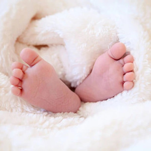 CẦN CHỊ CHĂM SÓC BÉ 4 THÁNG TUỔI ĂN Ở LẠI TẠI DƯƠNG QUANG HÀM-GÒ VẤP LƯƠNG 10TR