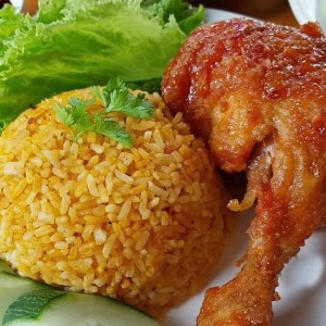 Cần người phụ quán cơm gà ở đường Lê Văn Khương, quận 12. Lương 8tr