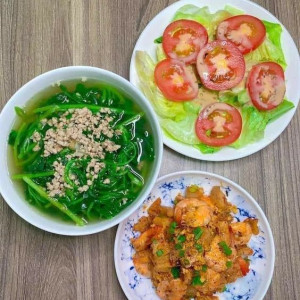 Cần chị giúp việc nhà , nhà ở quận 3 , Lương 10 triệu ( bao ăn ở )