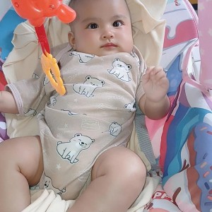 Chăm 1 bé sơ sinh  mới sinh , quận 6 ,nhà chung cư