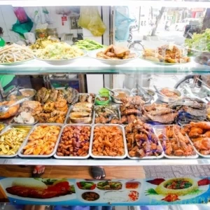 Quán ăn bán Bò bít tết , cơm , bún ở quận 9 cần tuyển phụ bếp