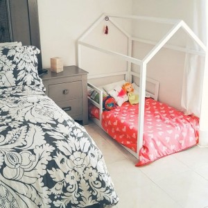 Bà đi lại yếu ở nhà 1 trệt 1 lửng, nhà ở Bà Điểm- Bình Chánh