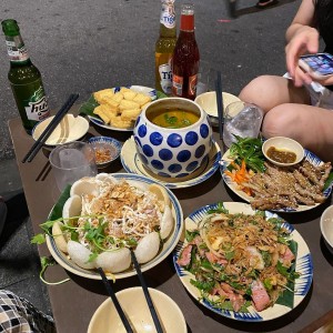 Cần Tạp Vụ Quán Nhậu Ở Thủ Đức