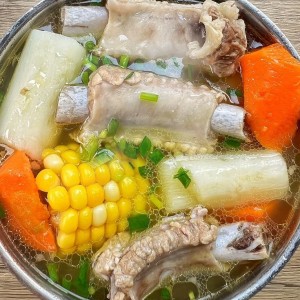 Nhà tại Tân Bình cần cô hỗ trợ ông 74 tuổi bị liệt