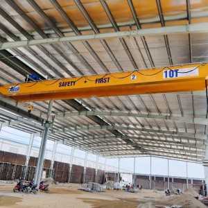 Cần chị phụ trông coi  xưởng cẩu trục , ở  quận Bình Tân