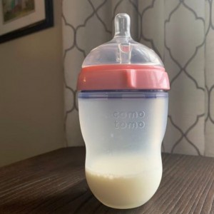 Vợ chồng em cần chị chăm bé 7 tháng lương 12 triệu ở Quận 7